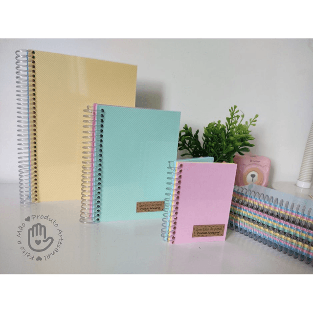 Kit 3 Cadernos de rascunho Tamanhos A5, A6, A7 | Sem pauta, folhas coloridas | Capa PVC e Espiral transparente